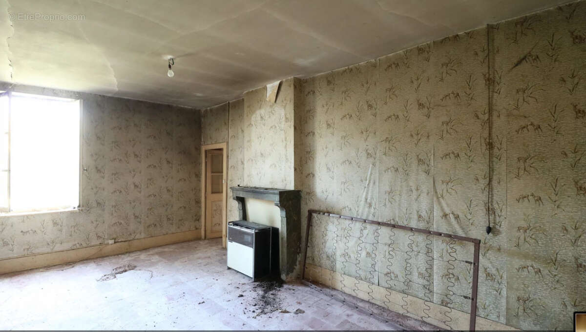 Maison à LA GUERCHE-SUR-L&#039;AUBOIS