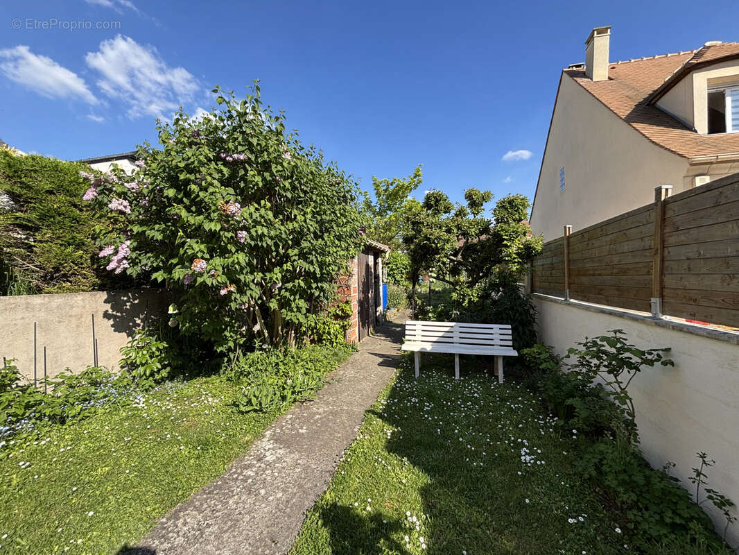 Maison à SARTROUVILLE