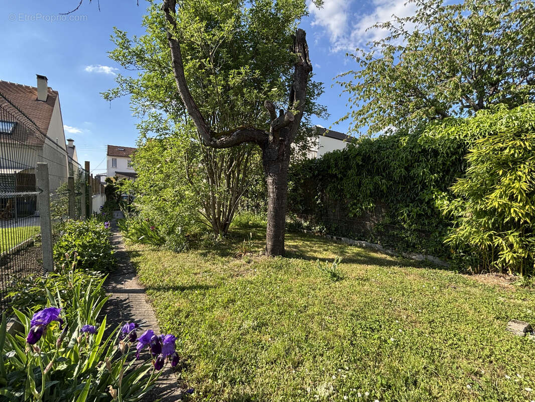 Maison à SARTROUVILLE