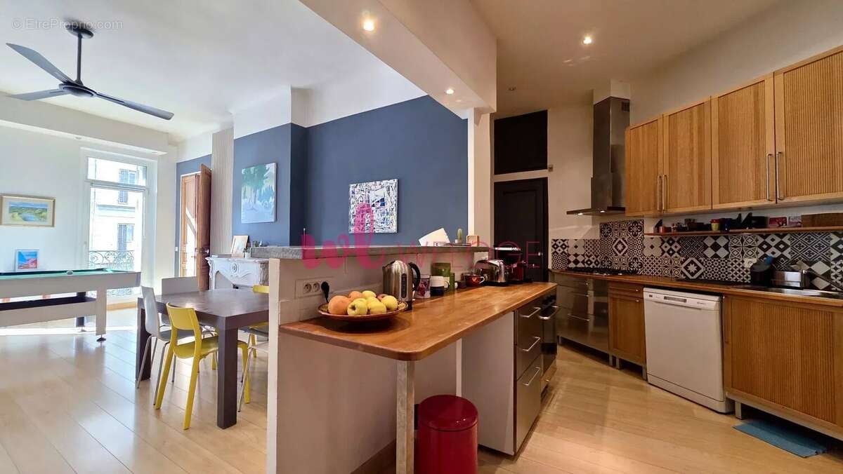 Appartement à MARSEILLE-6E