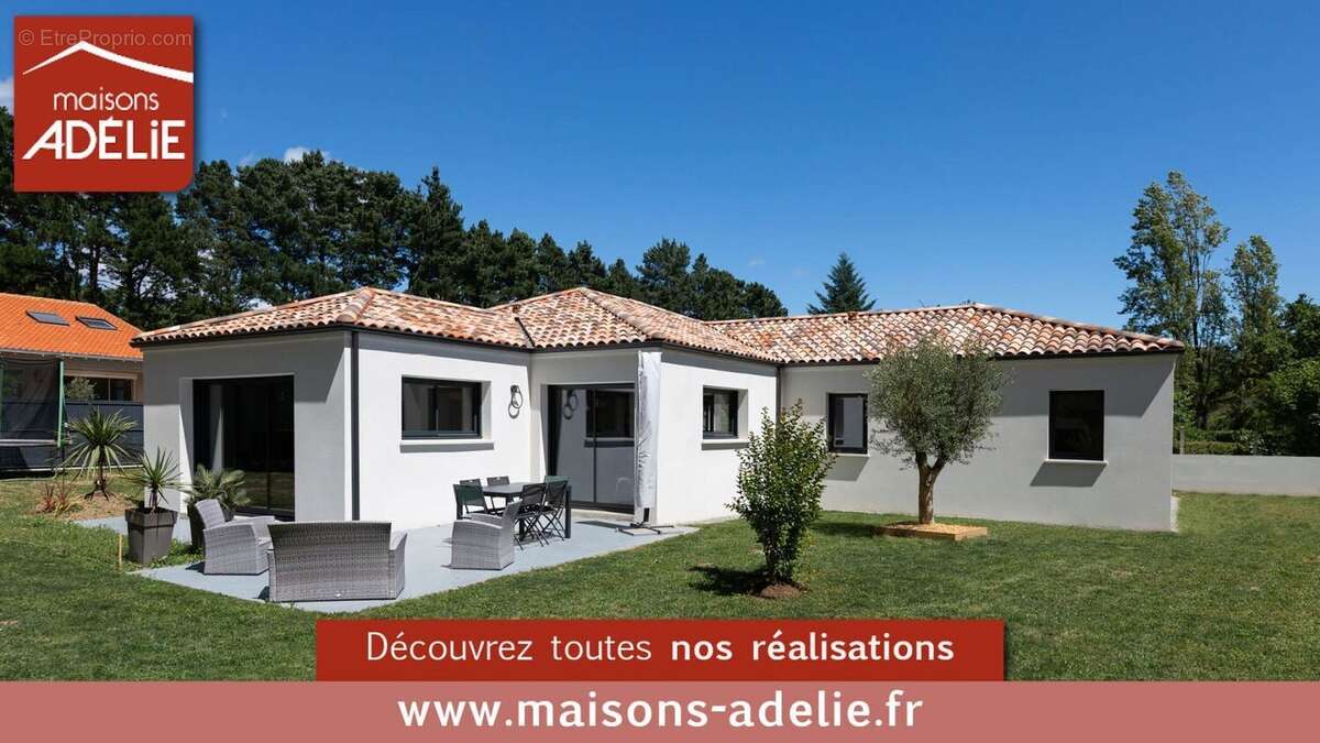 Terrain à SAINT-MICHEL-CHEF-CHEF