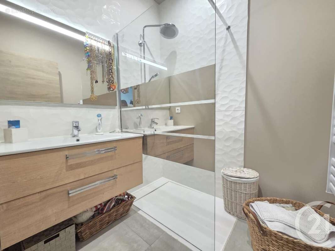 Appartement à SANARY-SUR-MER