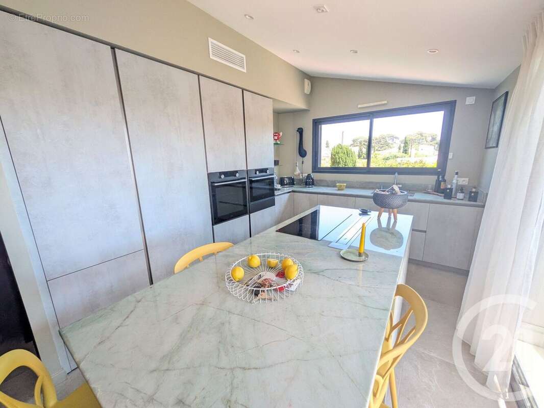 Appartement à SANARY-SUR-MER