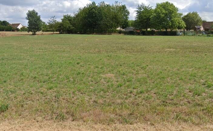 Terrain à SAINTE-MAURE-DE-TOURAINE