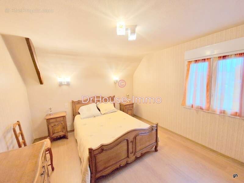 Maison à SAINT-GEORGES-DE-REINTEMBAULT