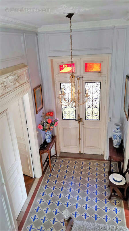 HALL - Maison à AIGRE