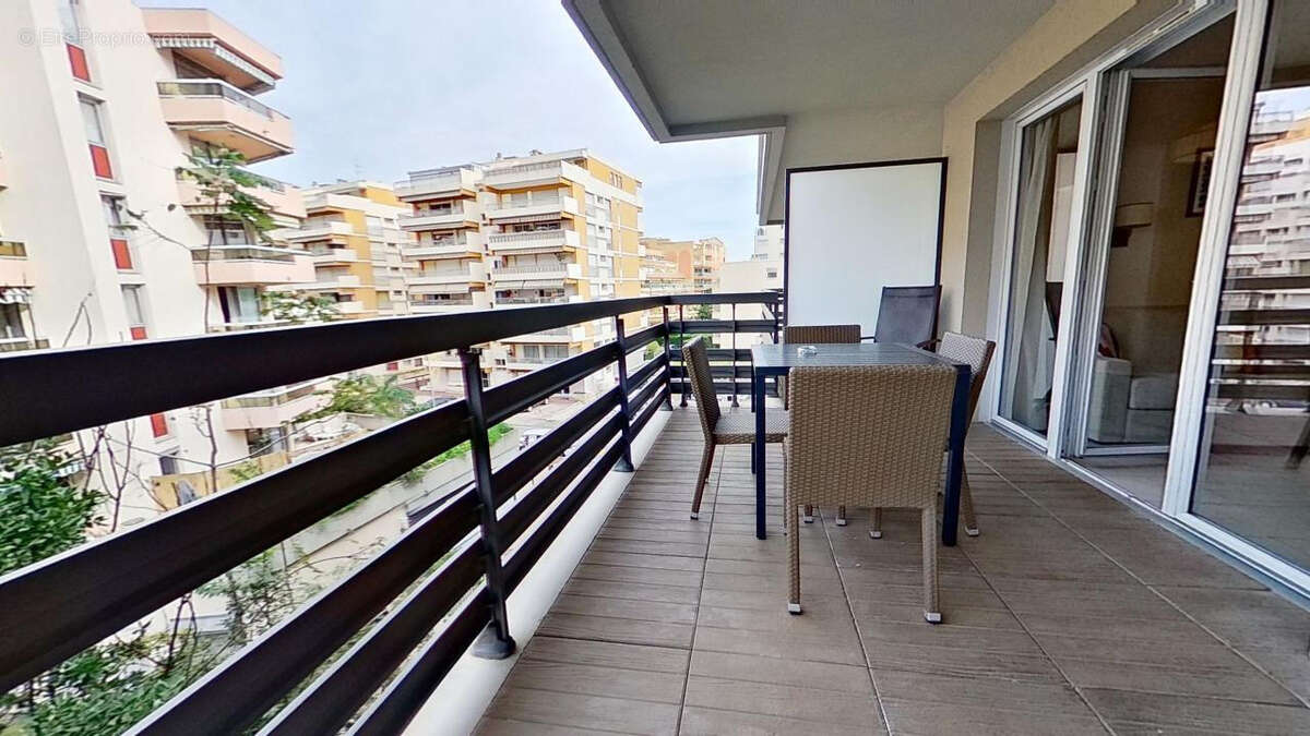 Appartement à vendre - 06190 ROQUEBRUNE - Appartement à ROQUEBRUNE-CAP-MARTIN