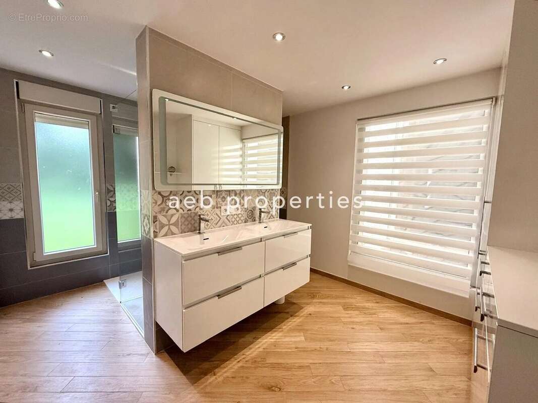 Maison à LA VENDUE-MIGNOT