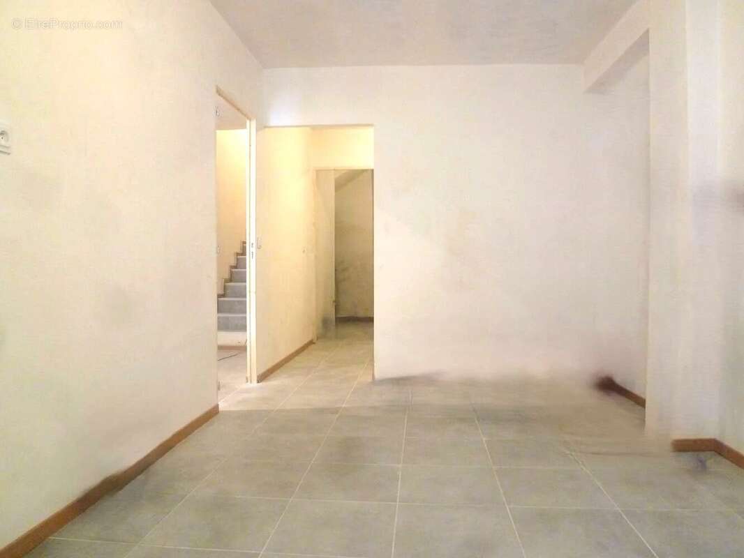 Maison à PUGET-THENIERS