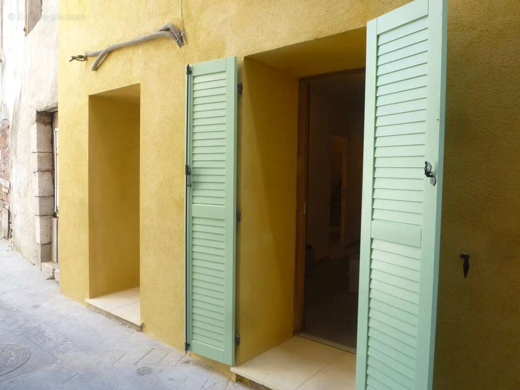 Maison à PUGET-THENIERS