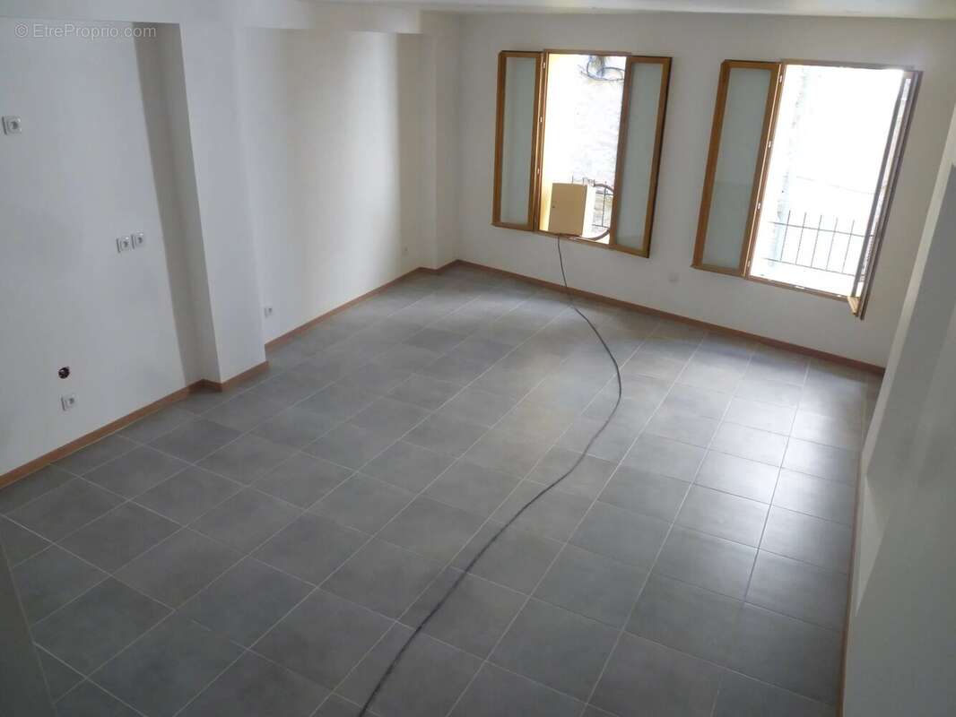 Maison à PUGET-THENIERS