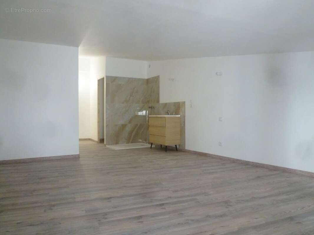 Maison à PUGET-THENIERS