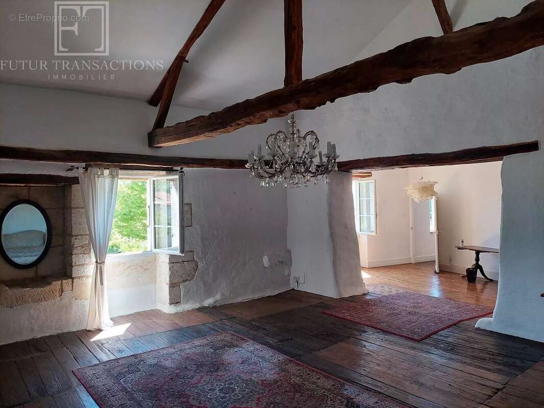 Maison à LA CHAPELLE-FAUCHER