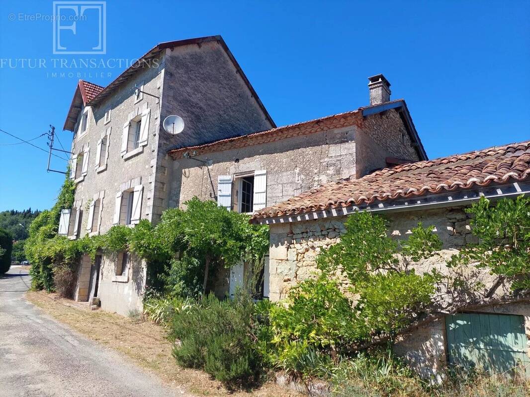 Maison à LA CHAPELLE-FAUCHER