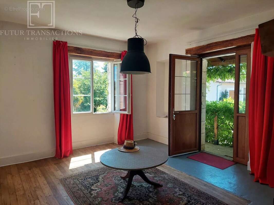 Maison à LA CHAPELLE-FAUCHER