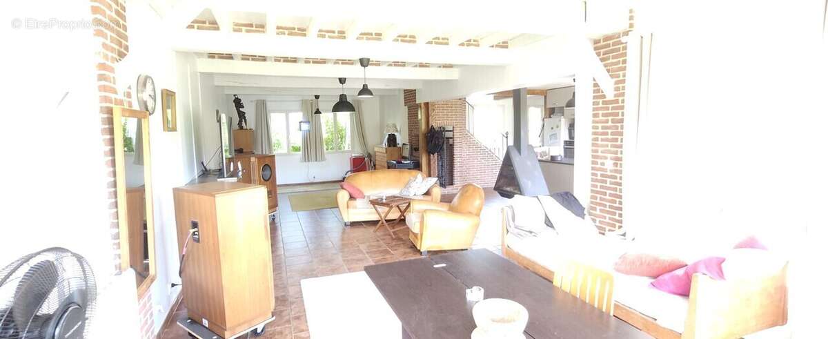 Maison à BELLENGREVILLE