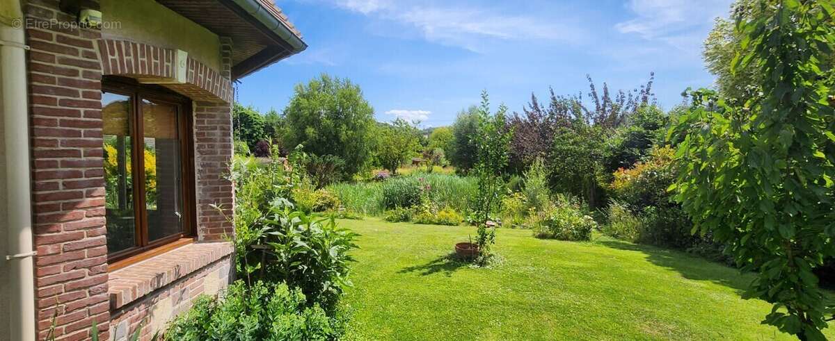 Maison à BELLENGREVILLE