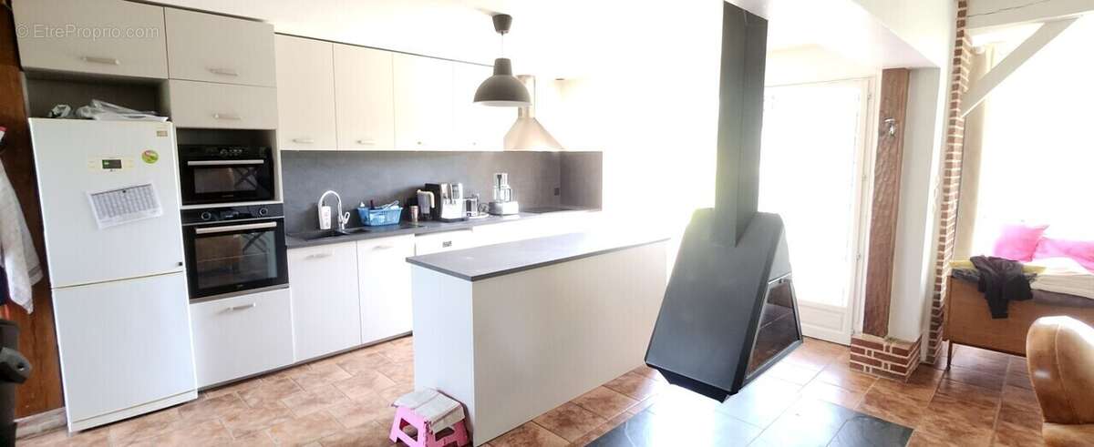 Maison à BELLENGREVILLE