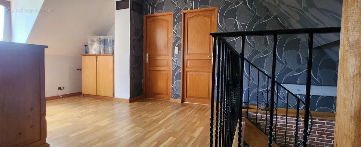 Maison à BELLENGREVILLE