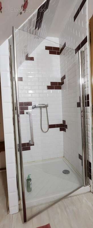 Maison à BELLENGREVILLE