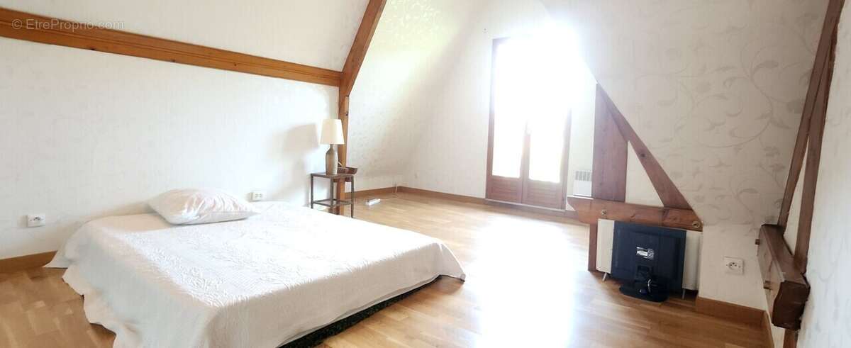 Maison à BELLENGREVILLE