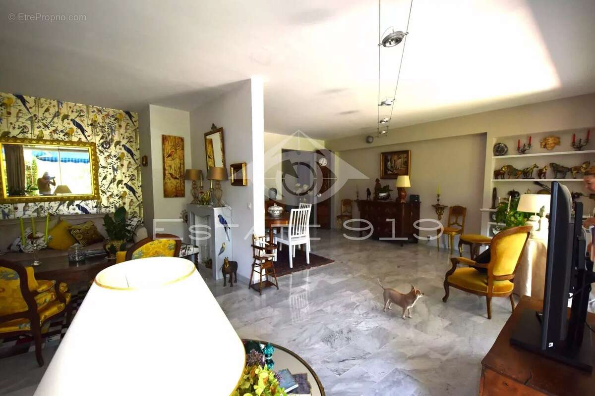 Appartement à LE CANNET