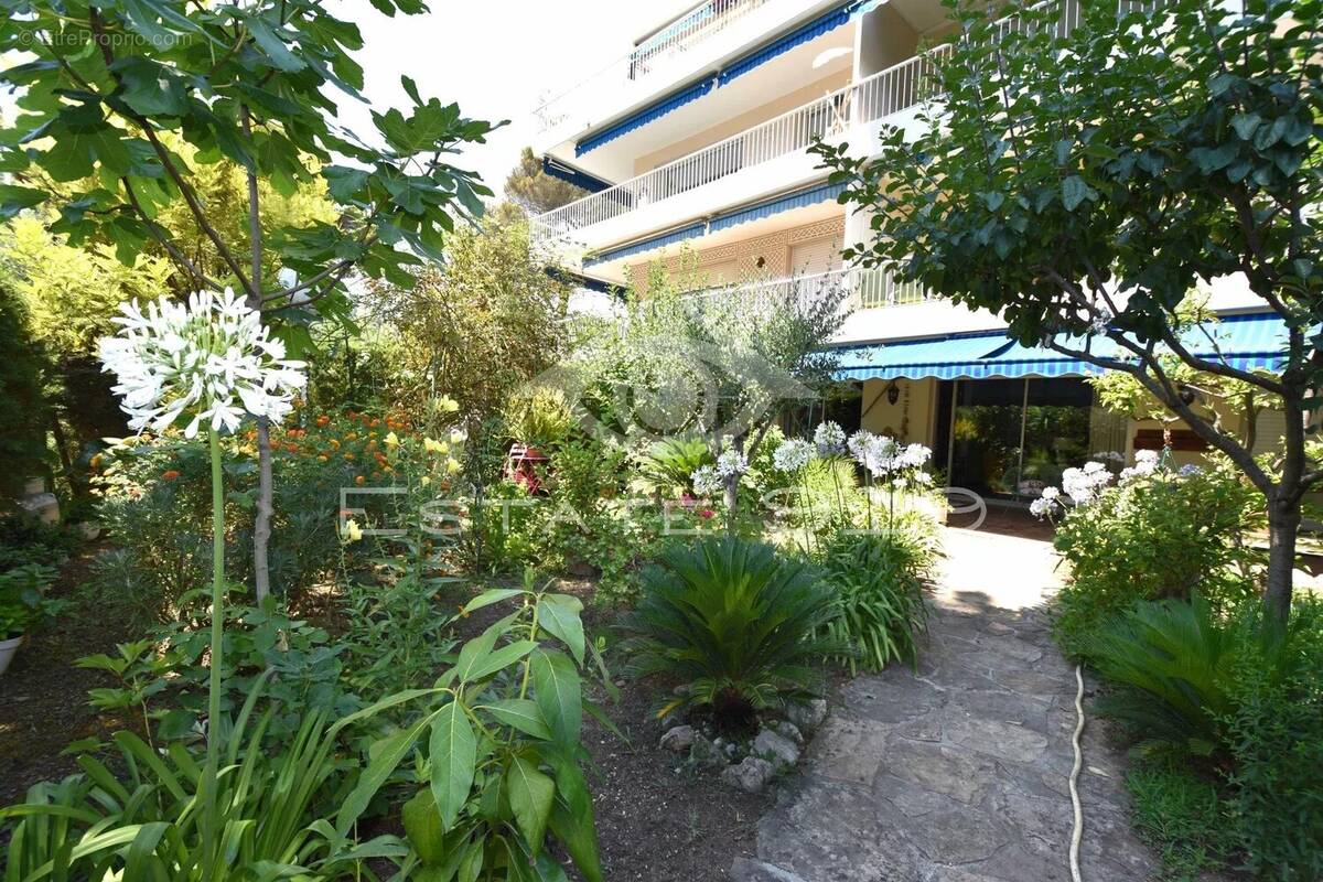 Appartement à LE CANNET