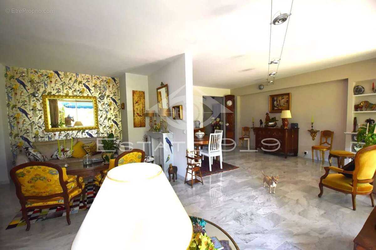 Appartement à LE CANNET