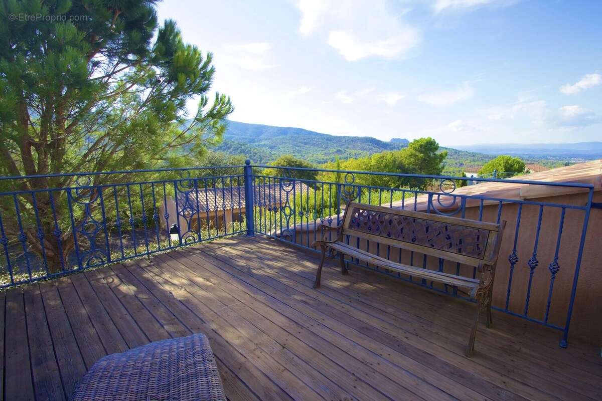 Maison à ROQUEBRUNE-SUR-ARGENS