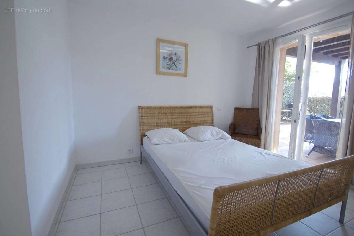 Maison à ROQUEBRUNE-SUR-ARGENS