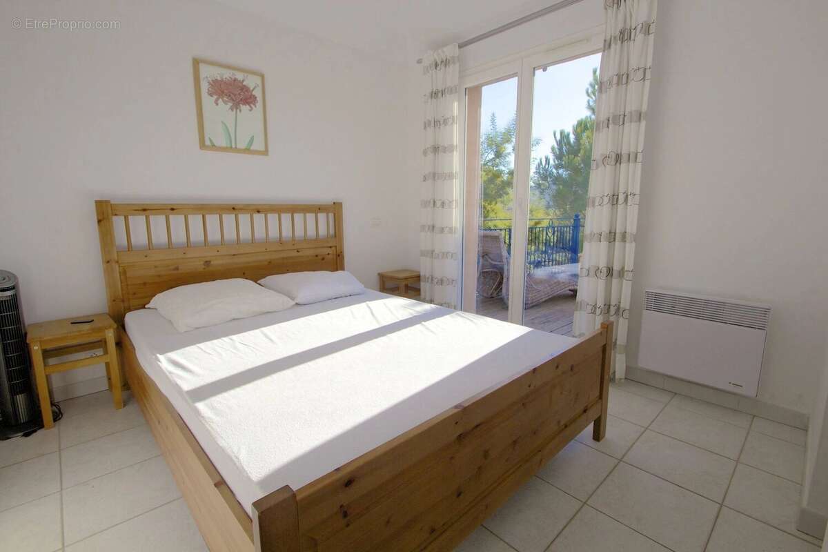 Maison à ROQUEBRUNE-SUR-ARGENS