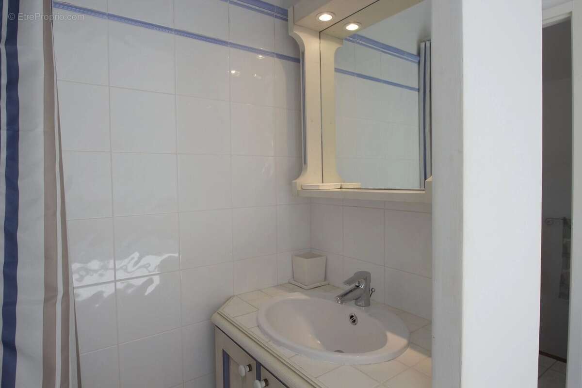 Maison à ROQUEBRUNE-SUR-ARGENS