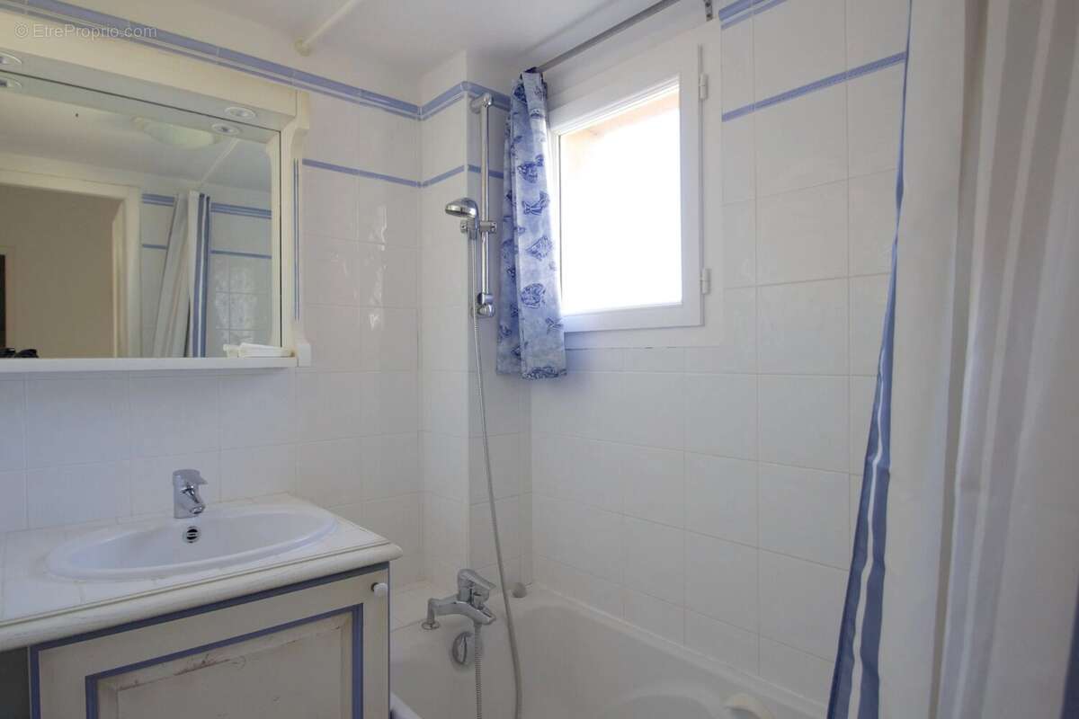 Maison à ROQUEBRUNE-SUR-ARGENS