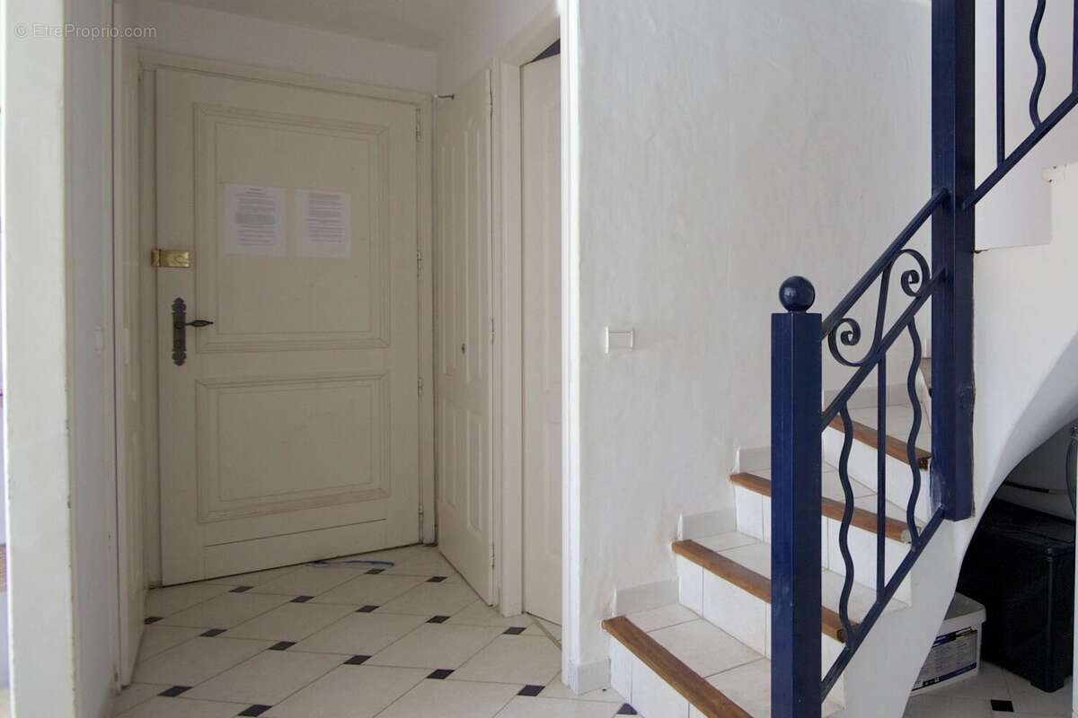 Maison à ROQUEBRUNE-SUR-ARGENS