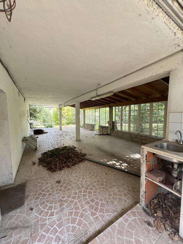 Maison à SAINT-GENIS-LAVAL