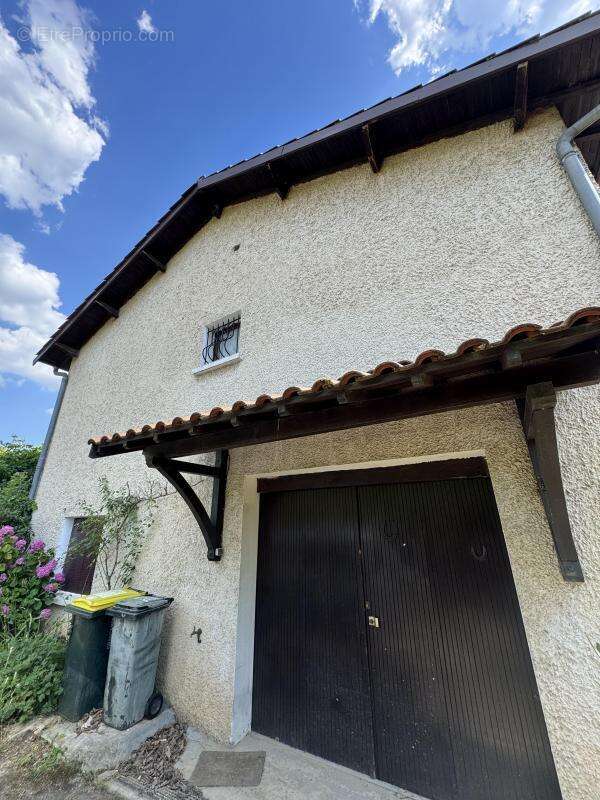 Maison à SAINT-GENIS-LAVAL