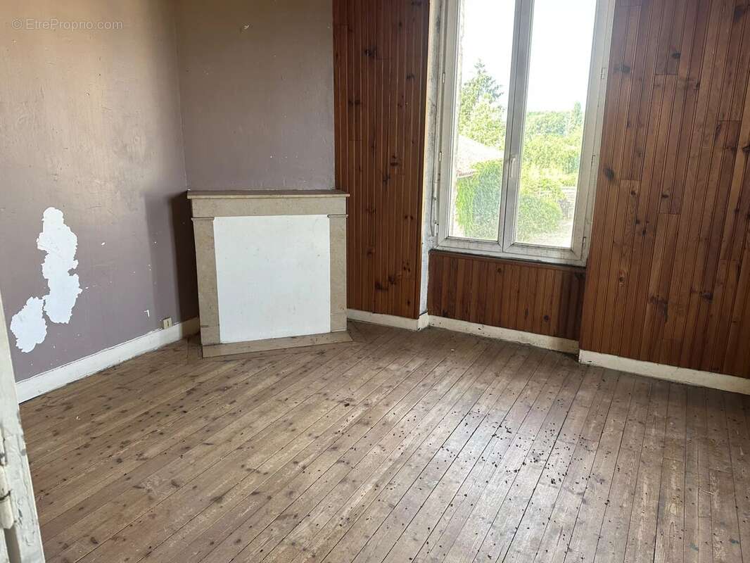 Maison à SAINT-SECONDIN