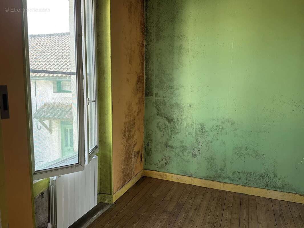 Maison à SAINT-SECONDIN