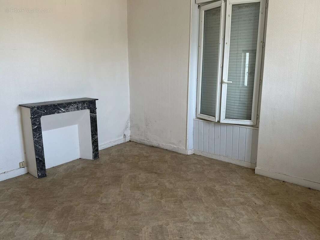 Maison à SAINT-SECONDIN