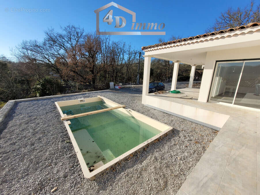 Maison à SAINT-ALBAN-AURIOLLES