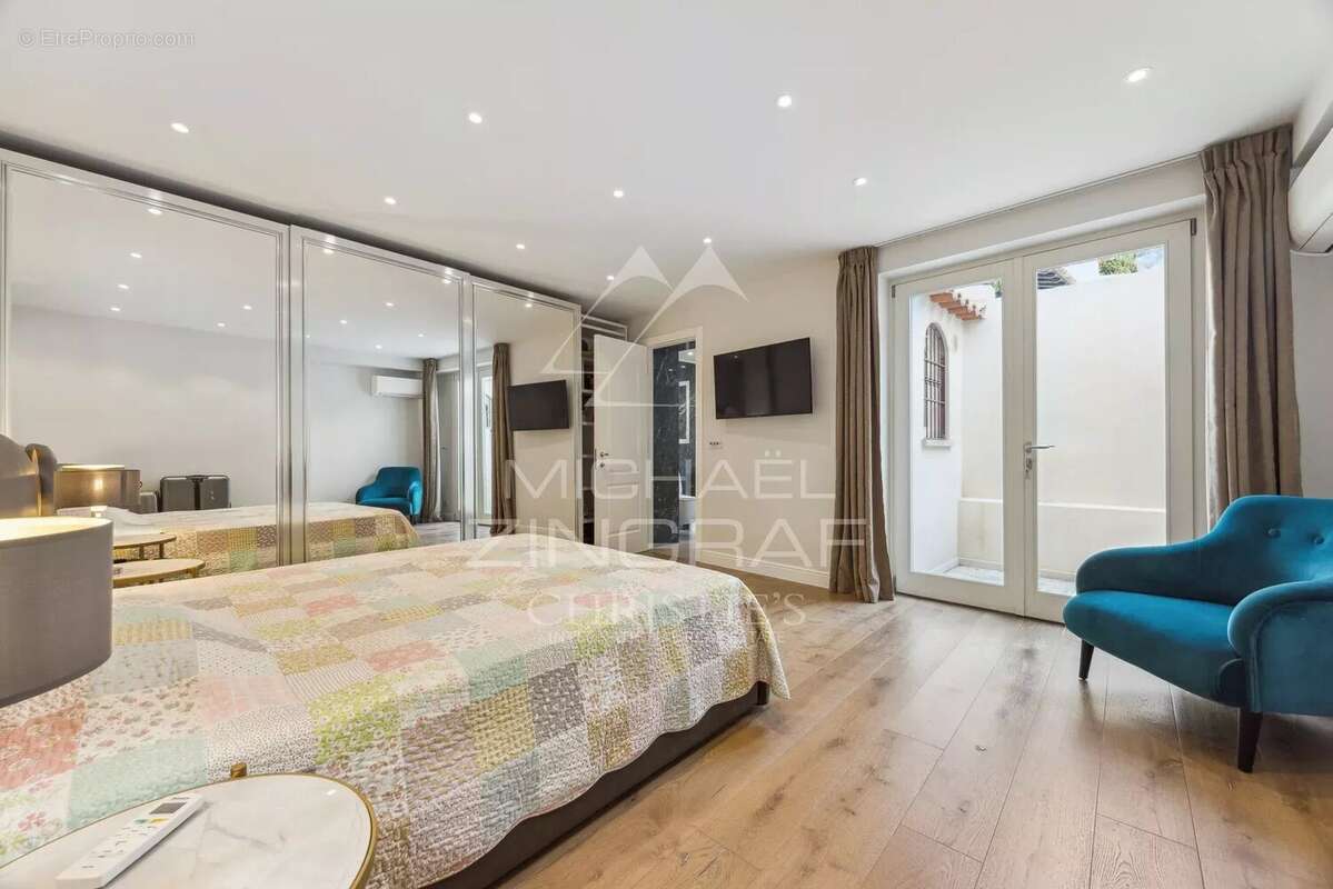 Appartement à VILLEFRANCHE-SUR-MER