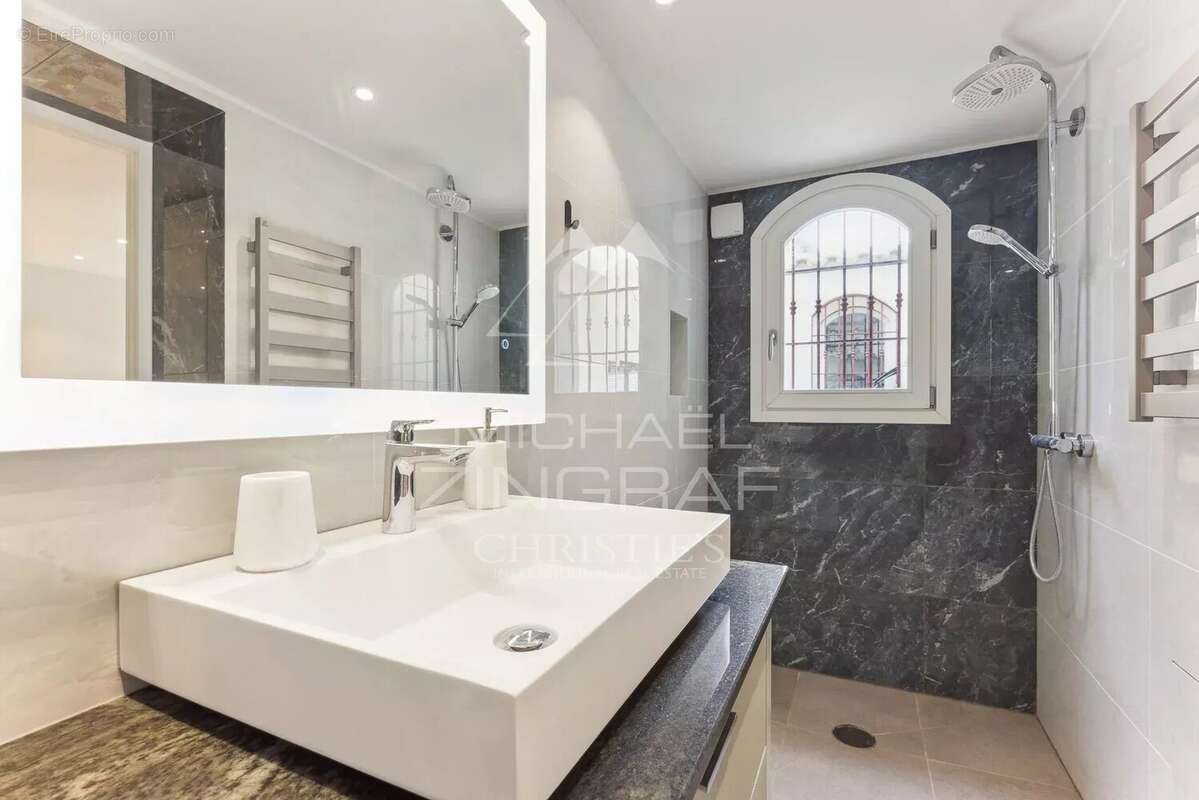 Appartement à VILLEFRANCHE-SUR-MER