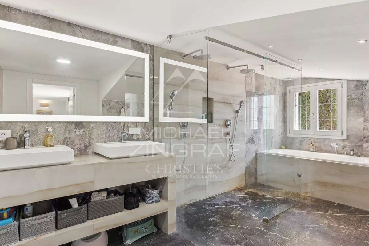 Appartement à VILLEFRANCHE-SUR-MER