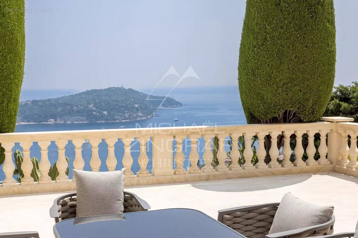 Appartement à VILLEFRANCHE-SUR-MER