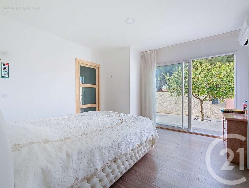 Maison à PEYRESTORTES