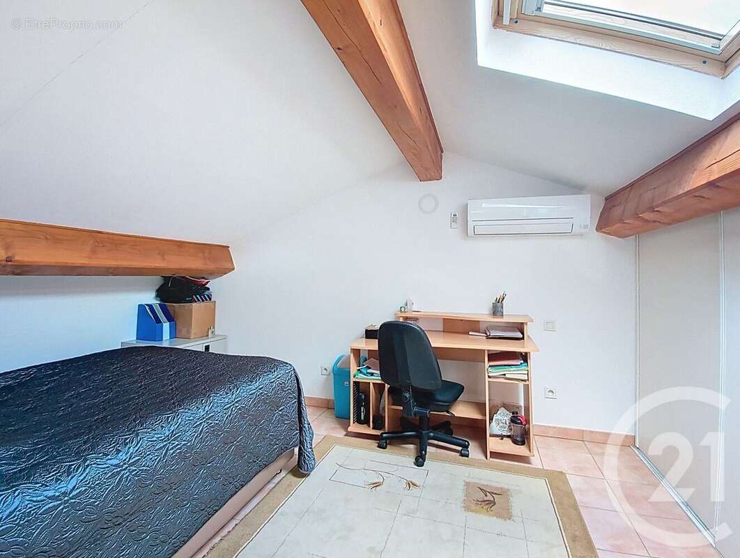 Maison à PEYRESTORTES