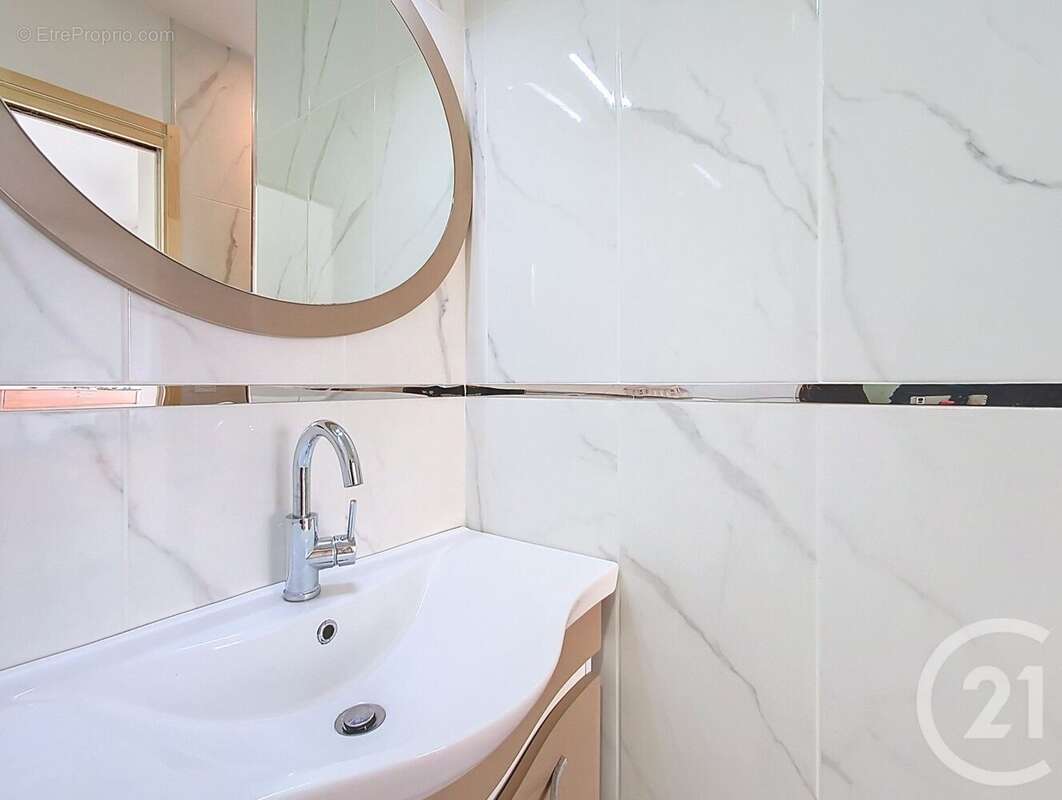 Maison à PEYRESTORTES