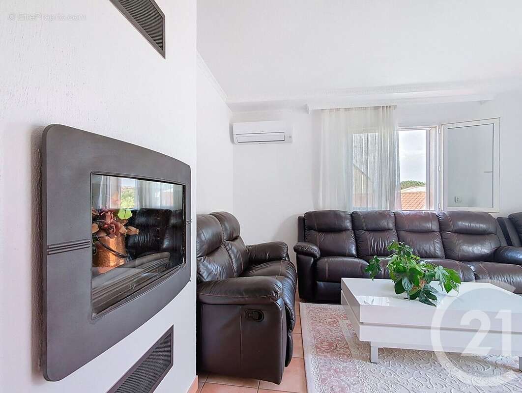 Maison à PEYRESTORTES