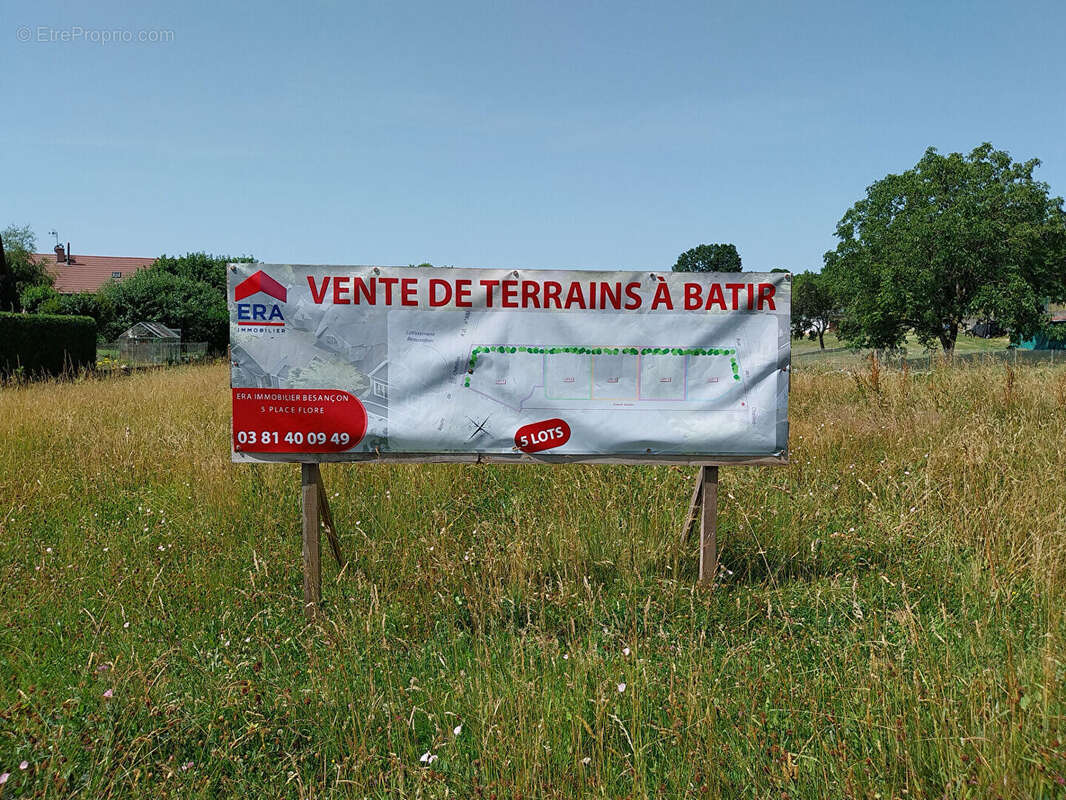 Terrain à TALLENAY