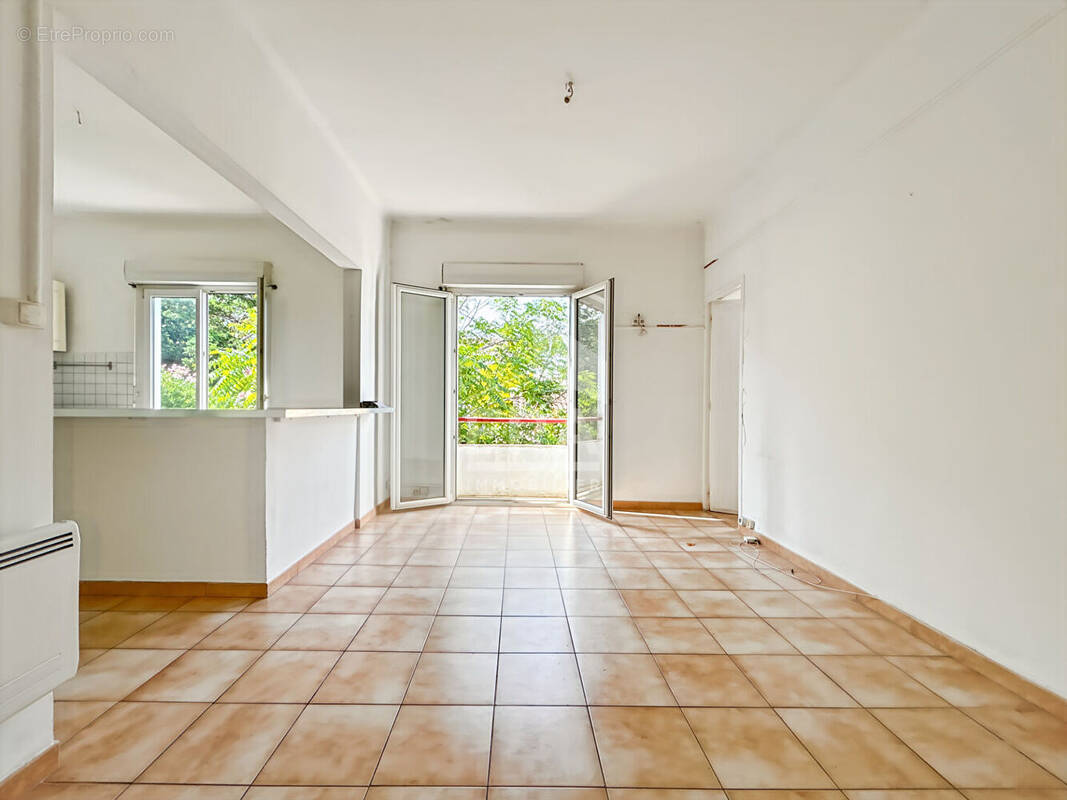 Appartement à MARSEILLE-7E